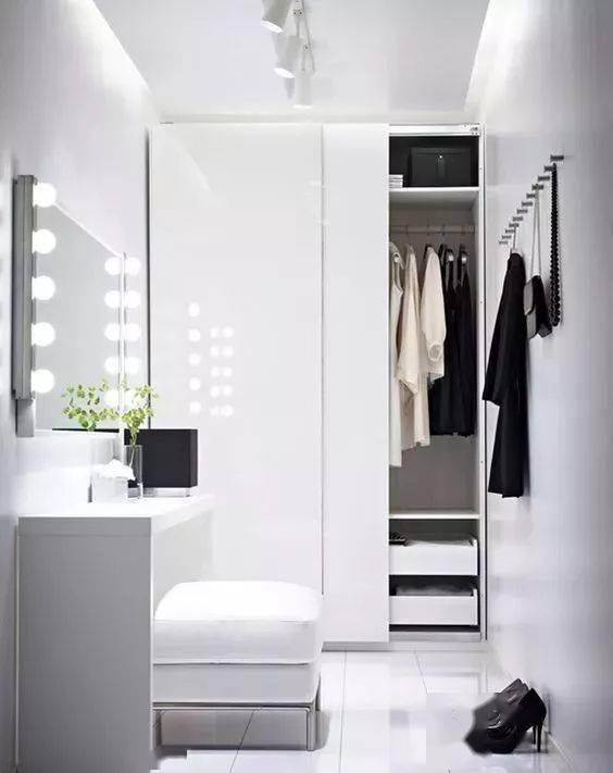 how-to-style-the-ikea-malm-vanity-table-dorothy-pro-blog-dressing