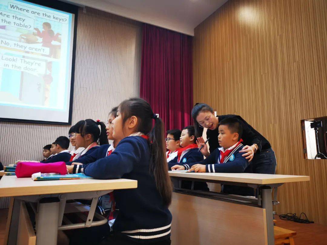 桐乡市小学英语名师研修班成员亮相2020年浙江省"百人千场"送教活动
