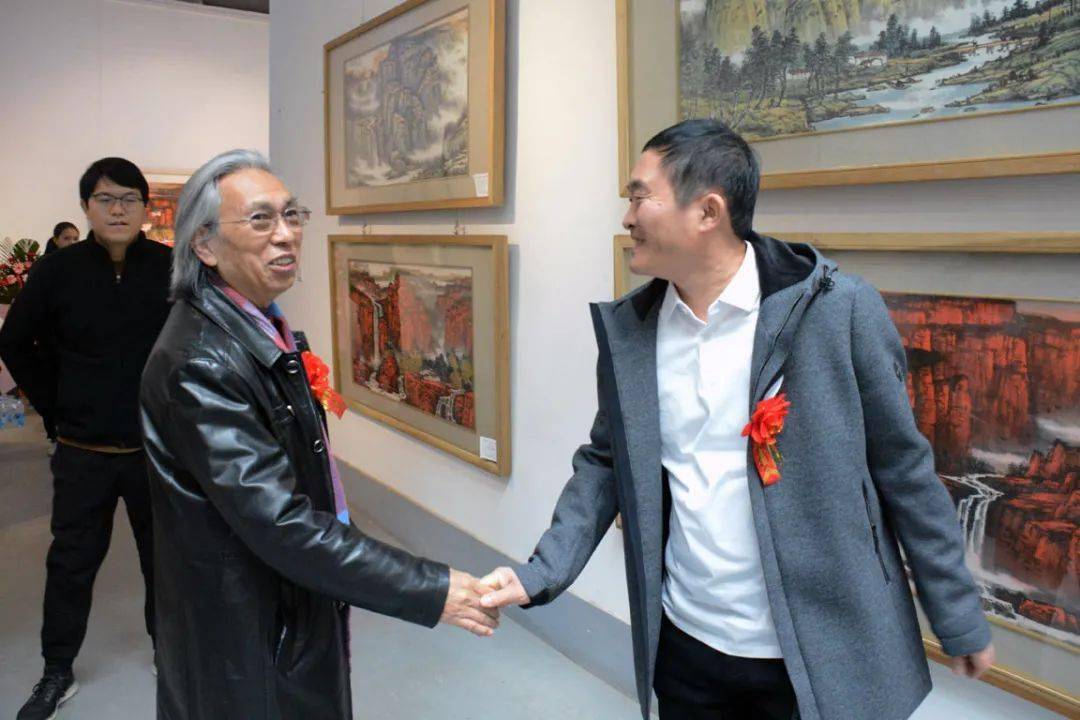 张培武先生出席江山红韵74王依民山水画展