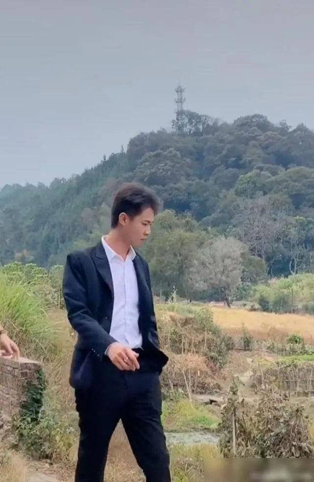 许华升与老表来怀集检查路灯质量一起来看看