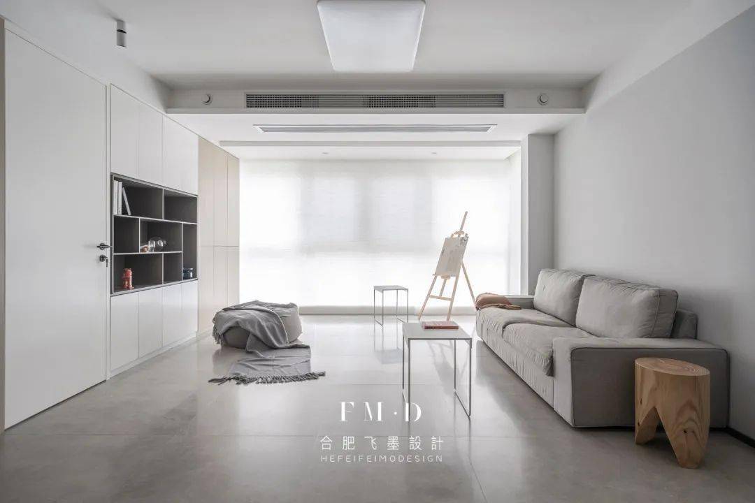 我们总在说怎么装修电视背景墙，其实沙发背景对客厅颜值也有很大的影响，那么今天我们就来给大家详细介绍沙发背景墙的设计！ 