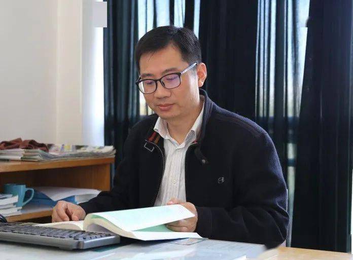 谢志锋老师参编的《计算思维训练c 程序设计与算法初步》正式出版