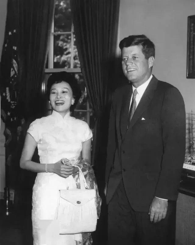 走上美国政坛的第一位华裔女性——“传奇钢铁蝴蝶”陈香梅(图29)