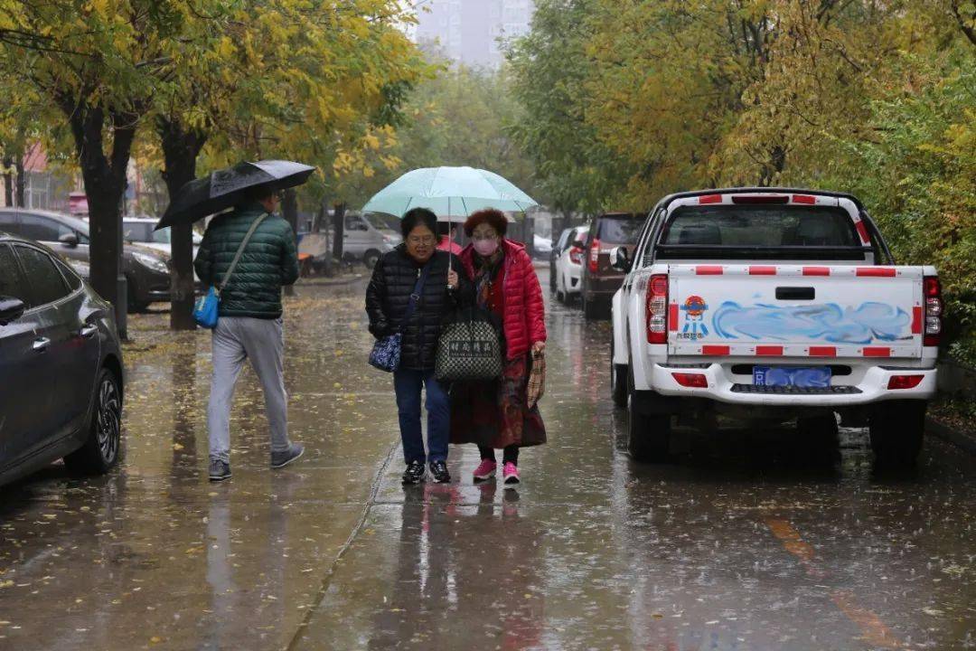 下雨天 清源人在做什么?