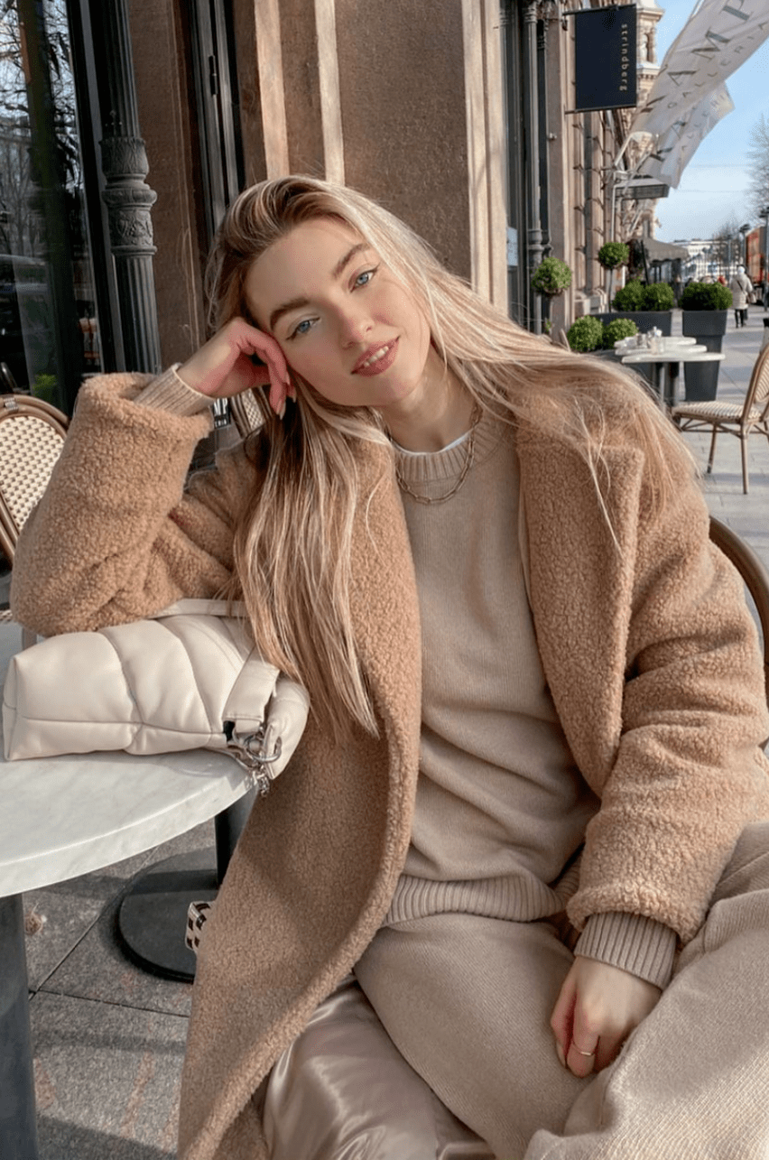 驼色|比驼色更好穿，今年冬天“奶茶色”火了！！