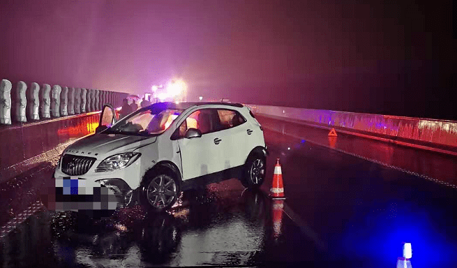 注意行车安全的警示语 071beca3403f4093bdcac01bbb182b3e.png