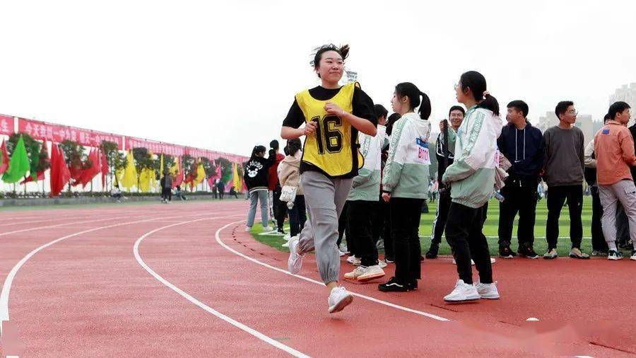 巴东一中第14届体育节图片集锦