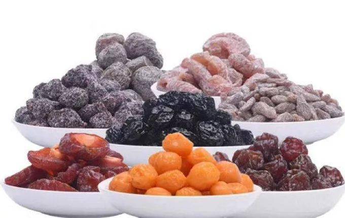 孩子|智商倒退成1岁，那些喂养孩子导致的悲剧……?心痛！3岁宝宝被如此哄逗后