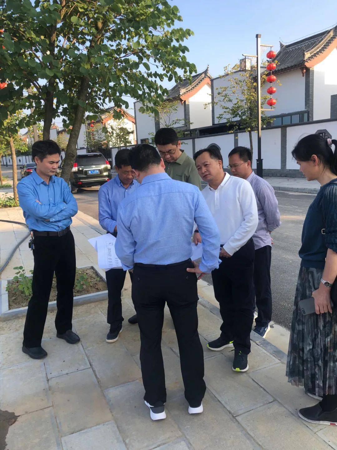 黄国哲区长率区各局领导到田州古城召开现场协调会