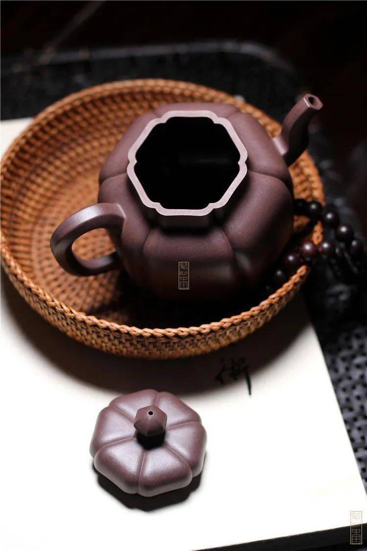 观《菱方》李卫明_紫砂壶