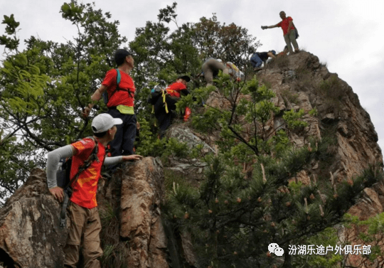 尖刀山位于绍兴市上虞区陈溪镇境内,全程约10公里,海拔约400米.
