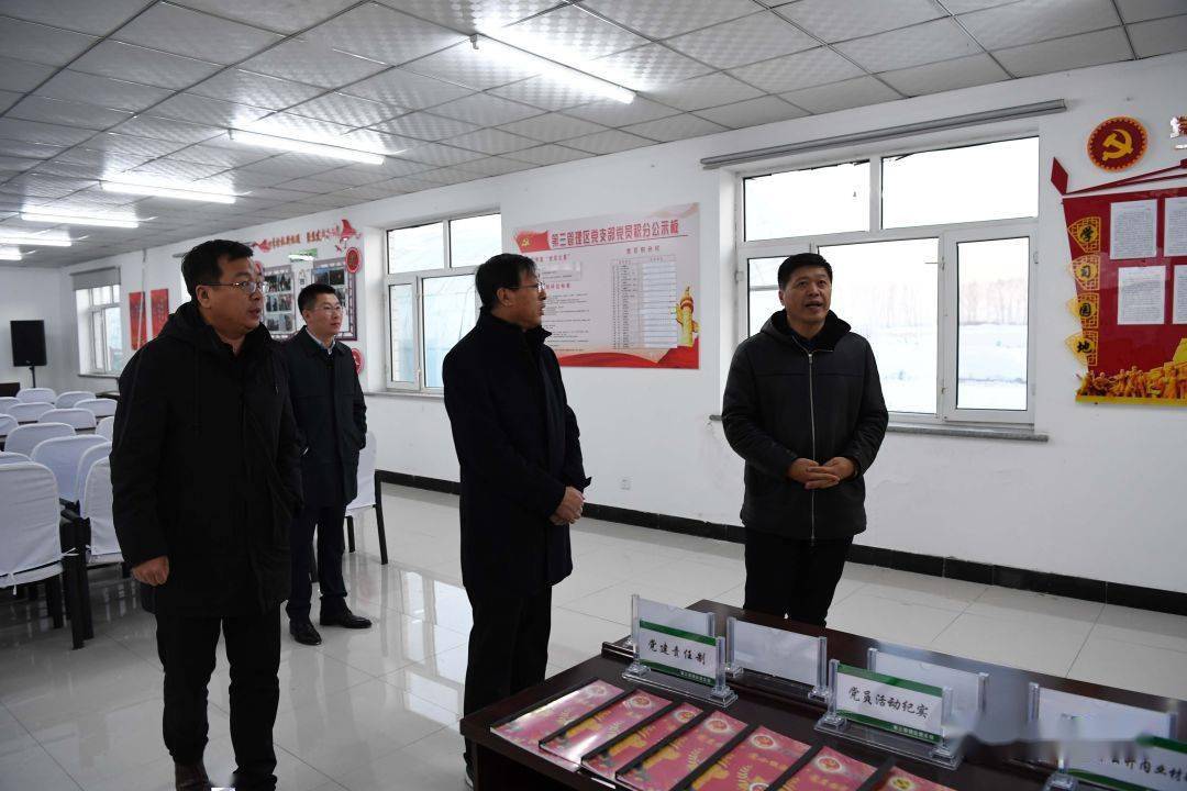 建三江分公司党委工作部部长凌长江到勤得利检查指导党建工作