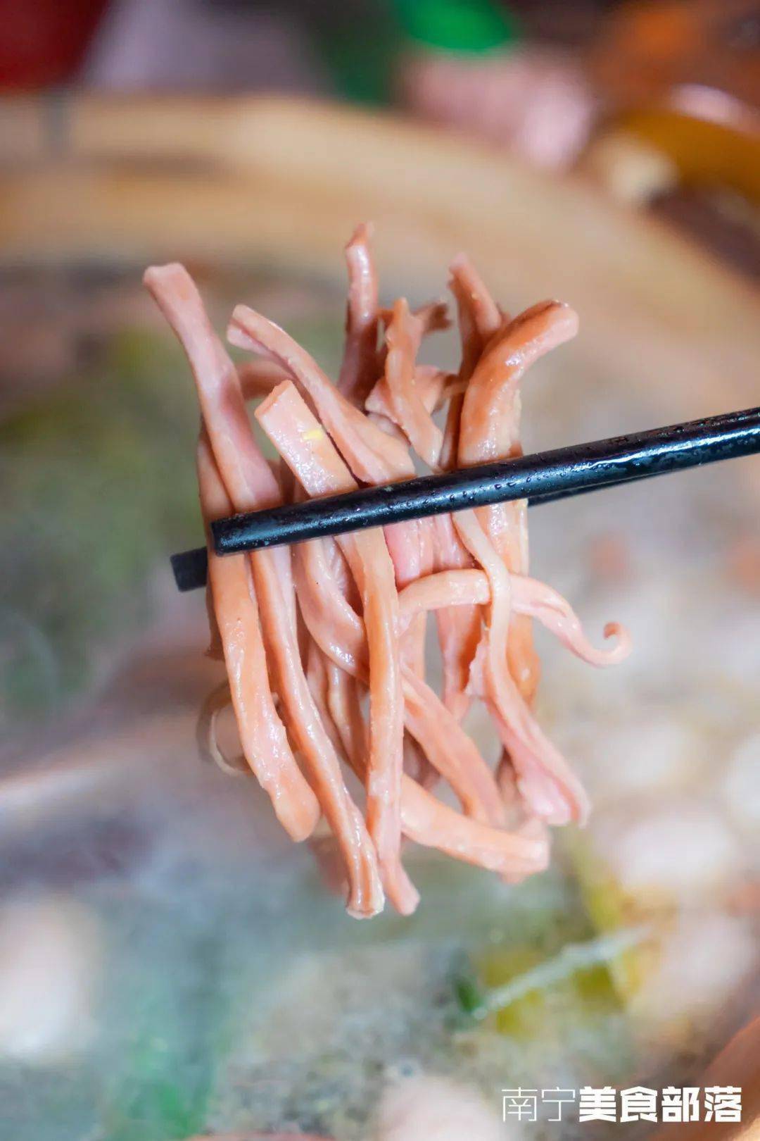 腊鸭肠更是开启了我们对下水的新认知.