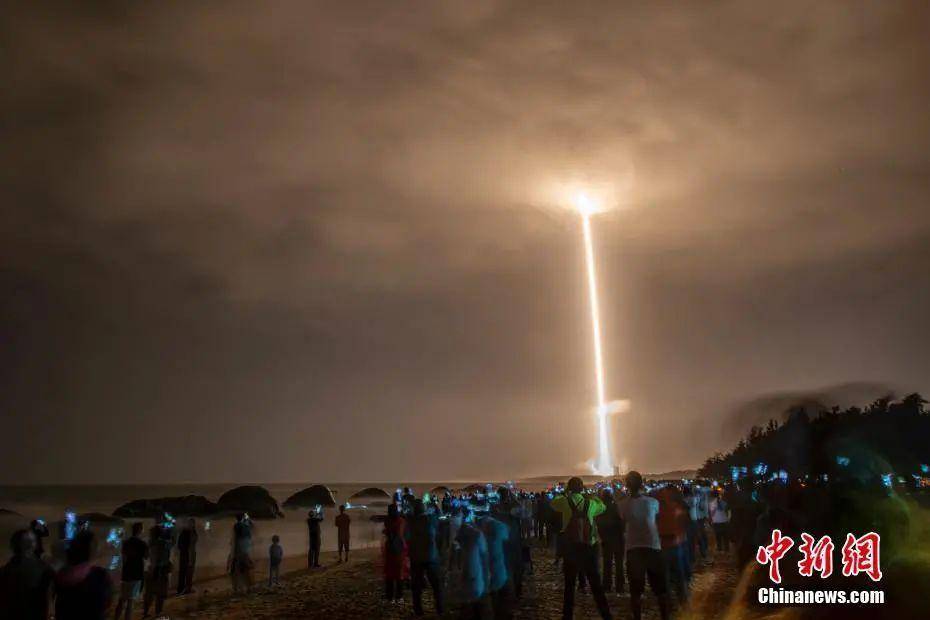 探测器|中国焦点面对面：“嫦五”探月有何难？月球“挖土”有何用？