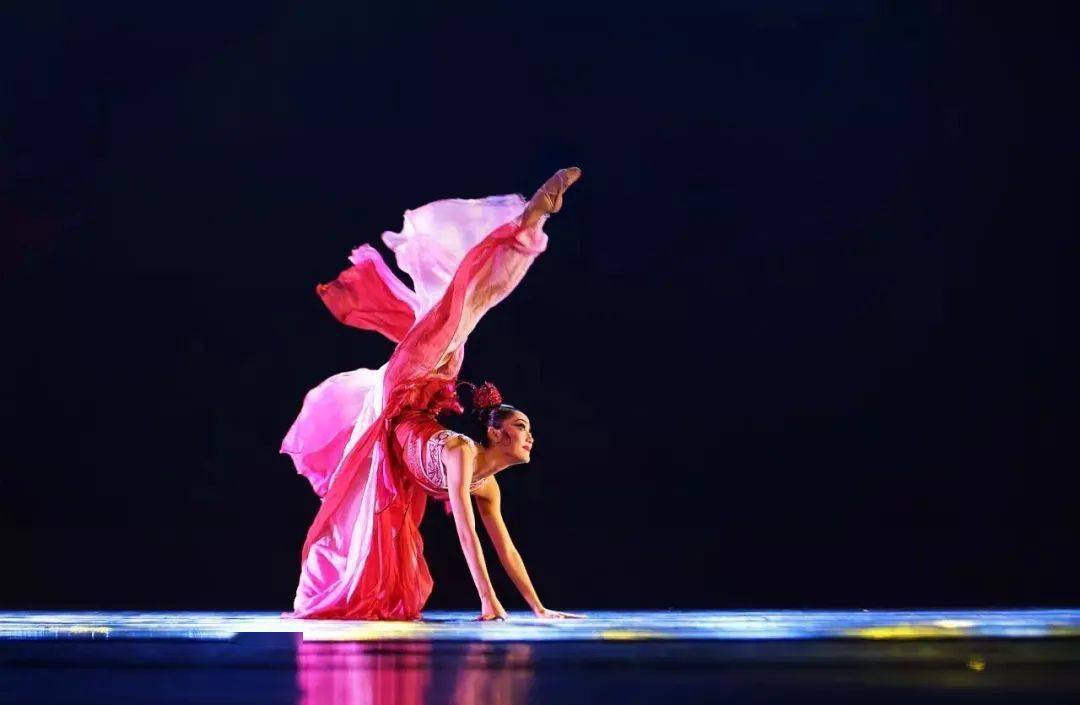 中国舞蹈是怎么传下来的 a10022ac4b19490ab921f4183e32fef0.jpeg