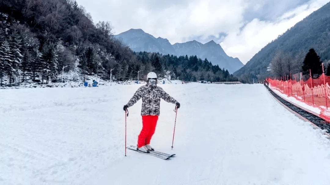 3h直达滑雪好耍地这个小城坐拥3大自然滑雪场赏雪泡温泉一键解锁