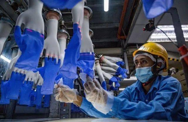 168体育官方【橡胶手套短缺？】全球最大医用手套制造商因大量工人新|出气吧|冠病