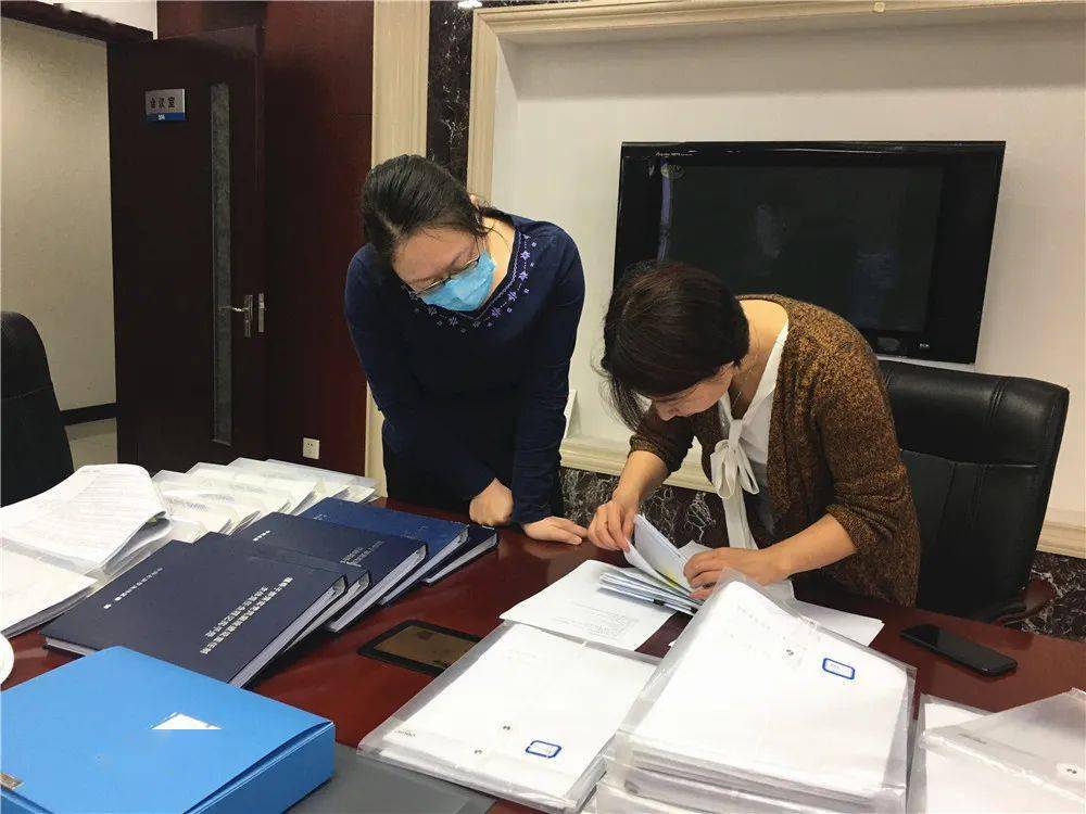 检查公车使用及财务报销制度执行情况来源：区纪委监委第六派驻组供稿：