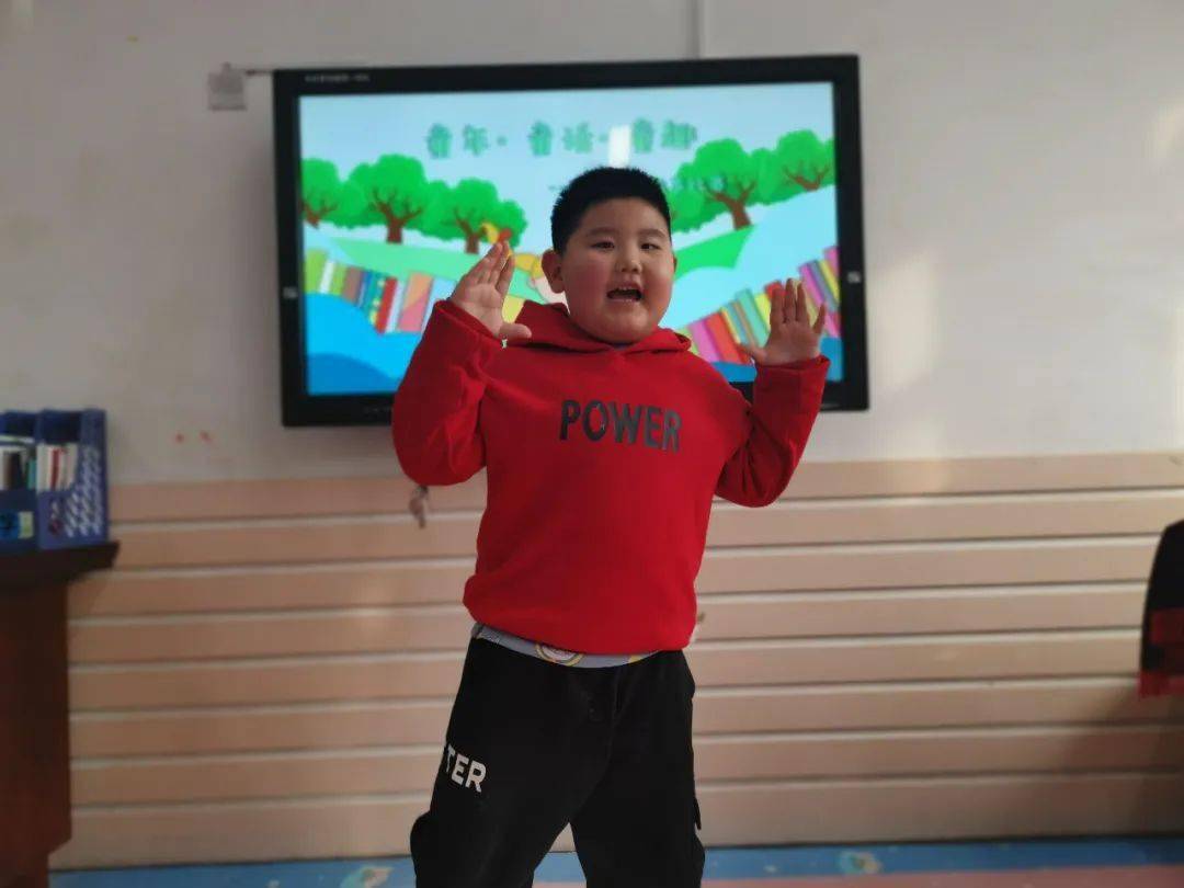 beat365在线官网登录|
“童年 童话 童趣” —— 航南幼儿园幼儿讲故事角逐(图10)