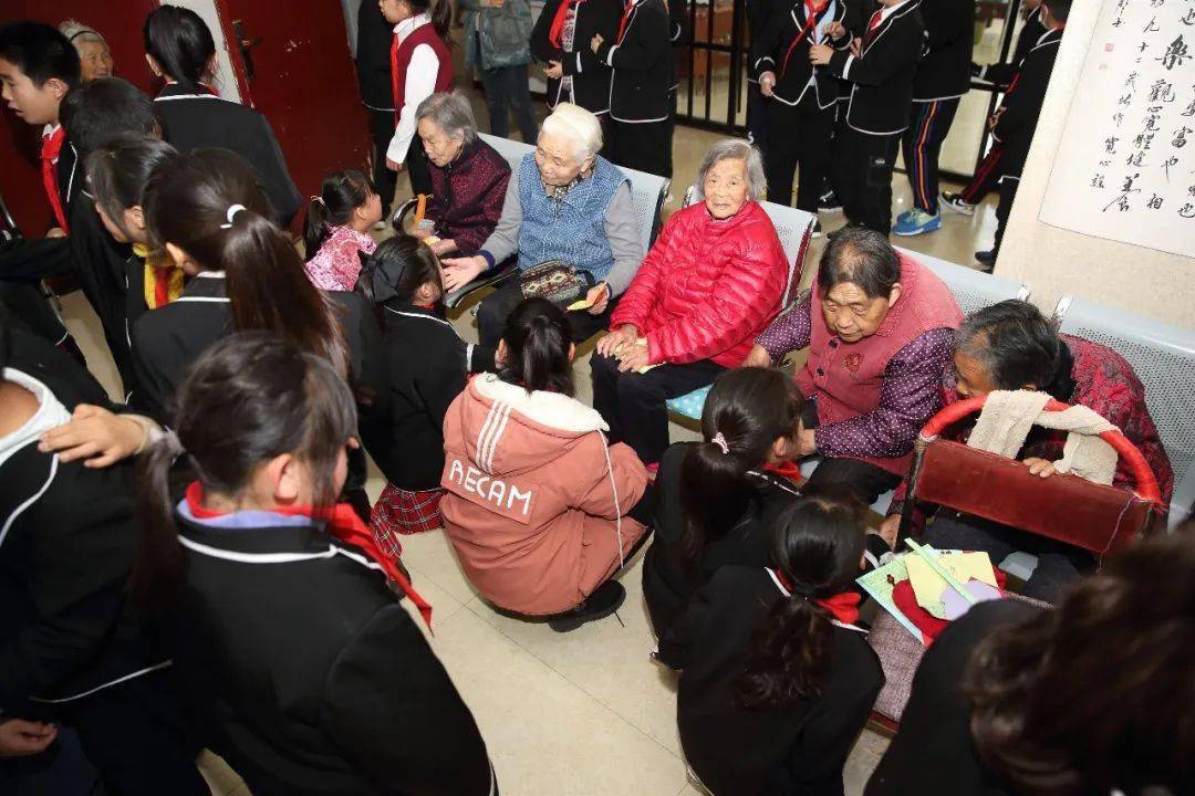 心怀感恩冬日送暖知言小学感恩教育月系列活动二