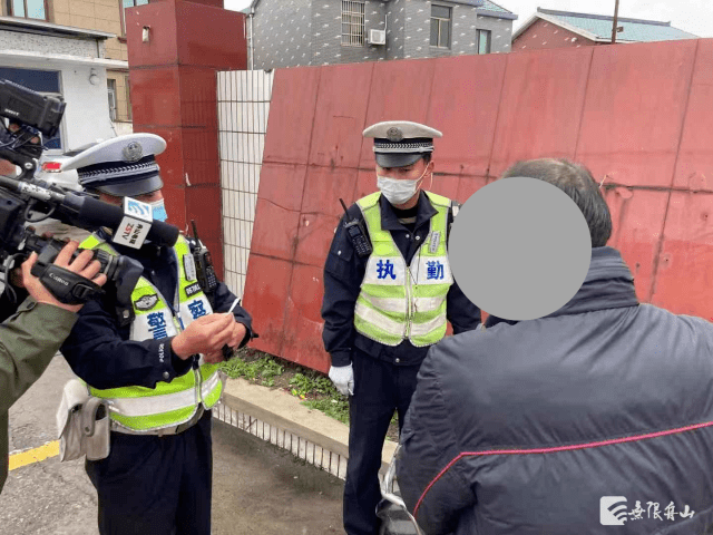 红黑GDP库_中国gdp增长图(2)