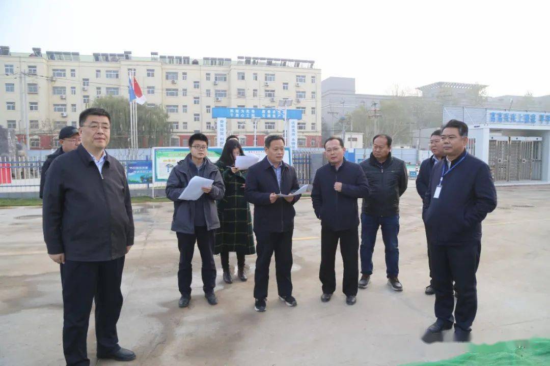 验收组来我县检查验收,其中青岛市卫生健康委宣传处二级调研员王德顺