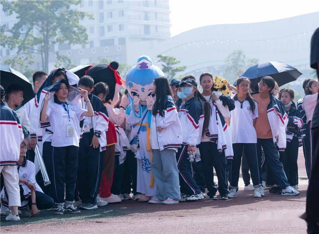 梦想从这里奋力起航--合浦廉州中学第二十届体育节暨115周年校庆田径