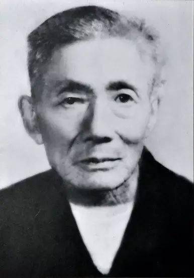 热衷于年年岁岁耗费大把财力以打造一波波朱子文化热,资助一个个朱子