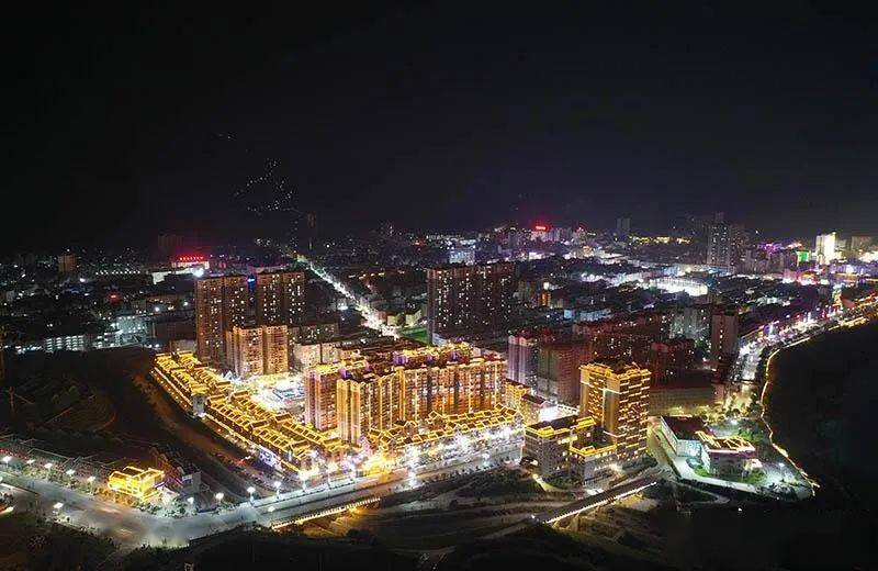大化县把达吽小镇作为aaaa级景区打造,并实施美食驱动战略,打造"中国