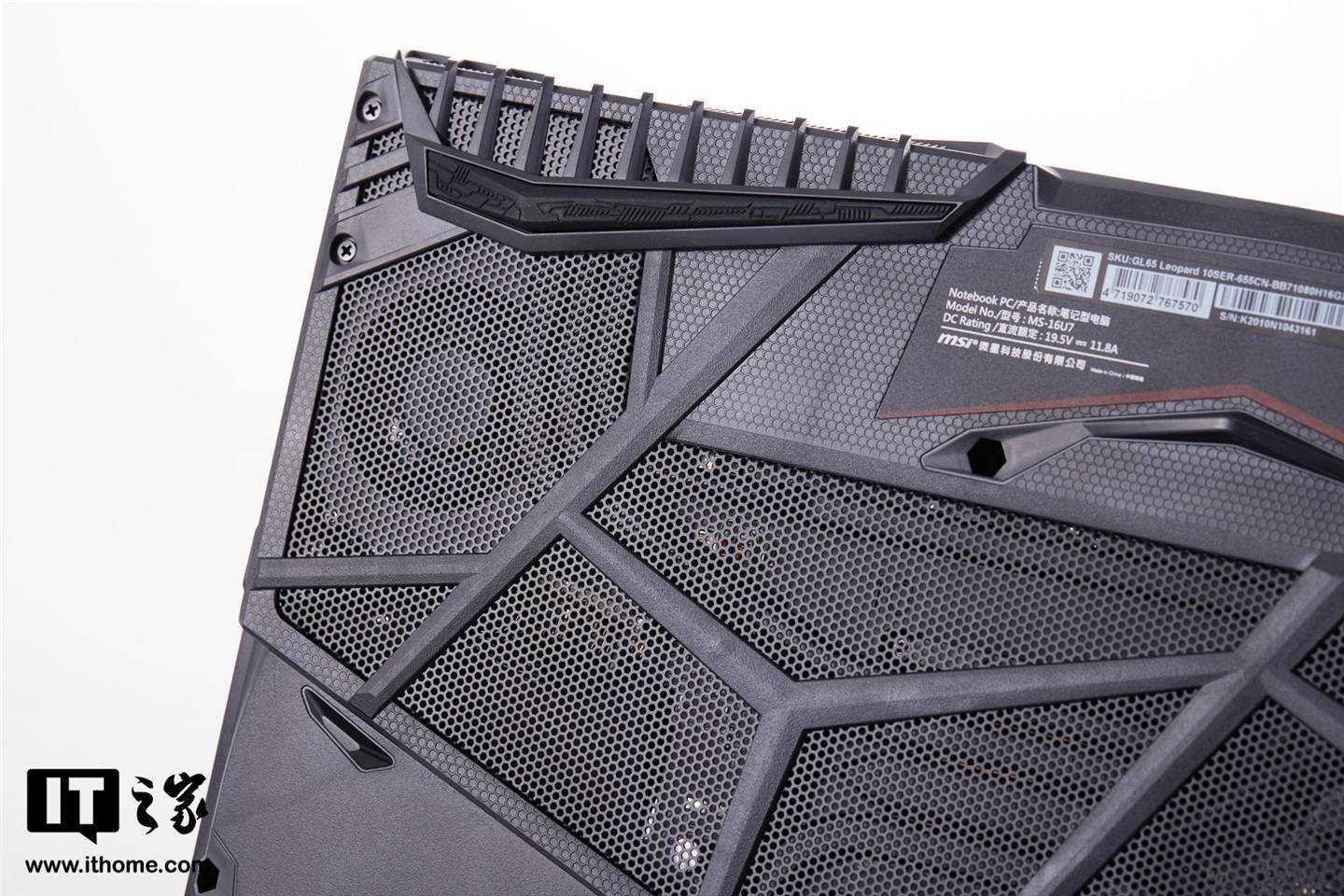 高性能|i7-10870H 和 RTX 2060 双拳出击，微星冲锋坦克 2 GL65 体验