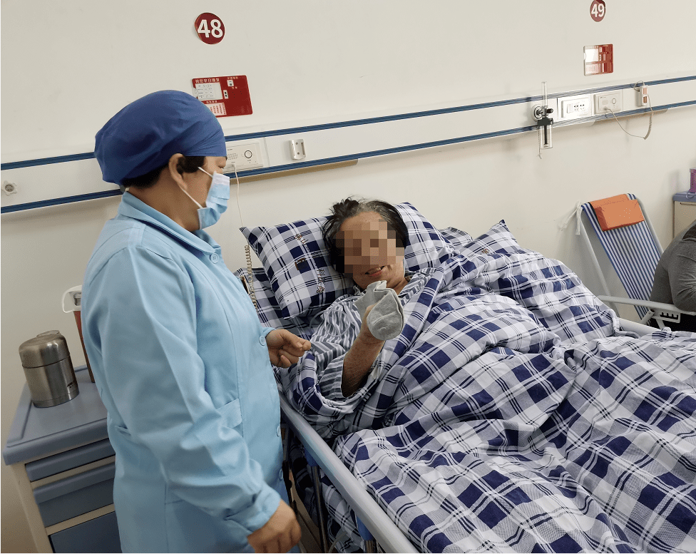 赠送病人口罩_戴口罩的卡通图片(3)