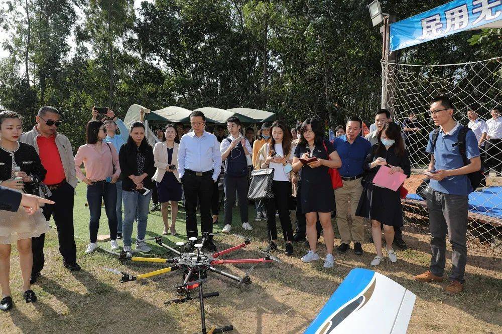 ↑学员们参观全球鹰(深圳)无人机有限公司滑动查看更多参训学员普遍反