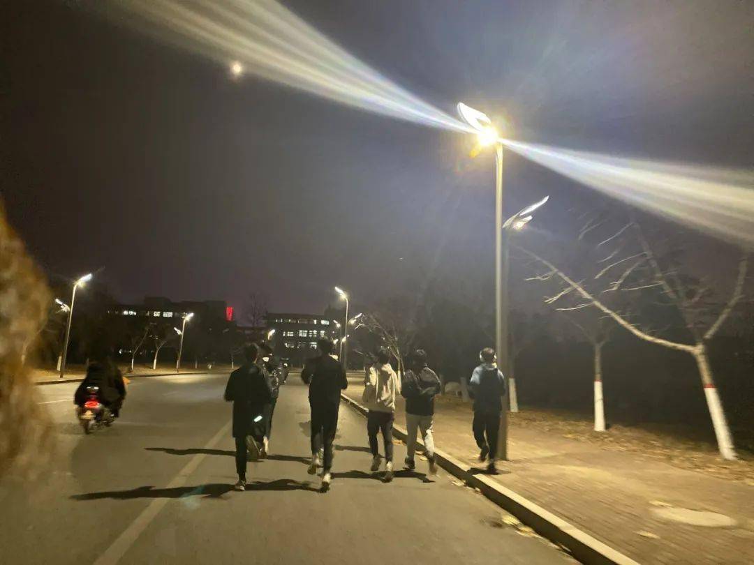 星动夜跑 | 以星月为伴,步履轻盈