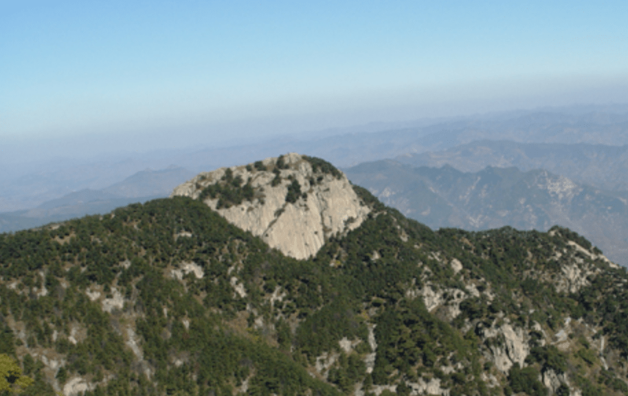泰山最高顶照片 aef689a679a04e2f9d4e974706a58347.png