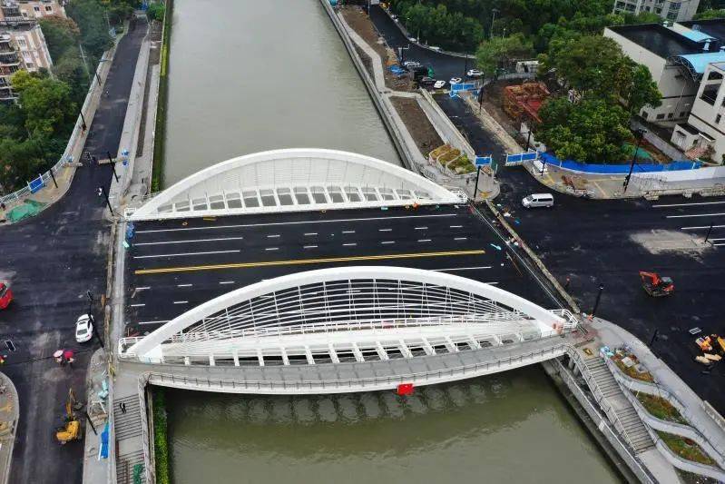 昌平路桥苏州河的桥梁家族新成员今天上午又多了一个新的观景点