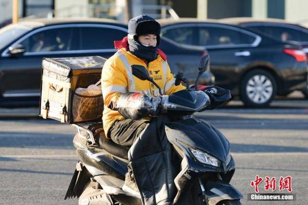 北京遭遇大风降温天气