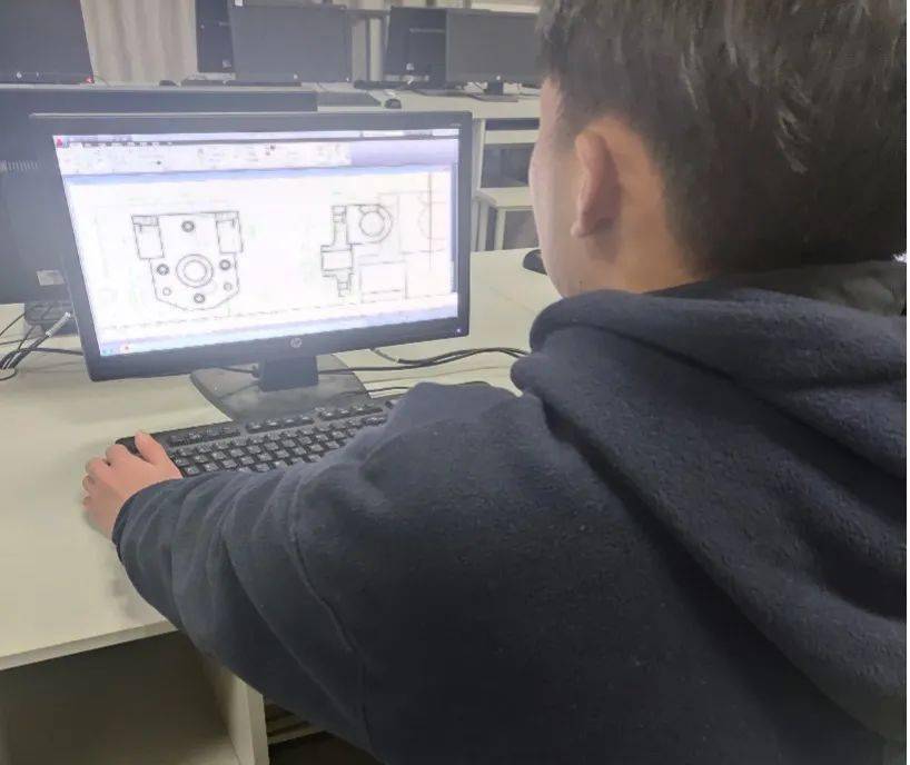 贵州装备制造职业学院机械工程系举办cad计算机绘图竞赛