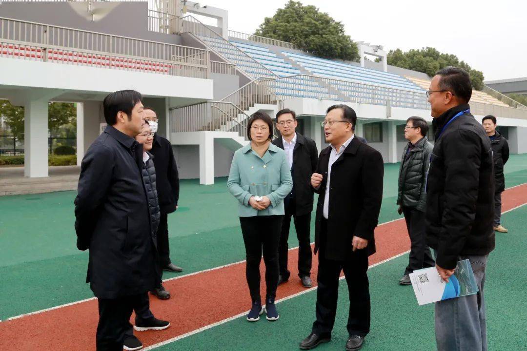 惠山区代区长方力一行来校调研