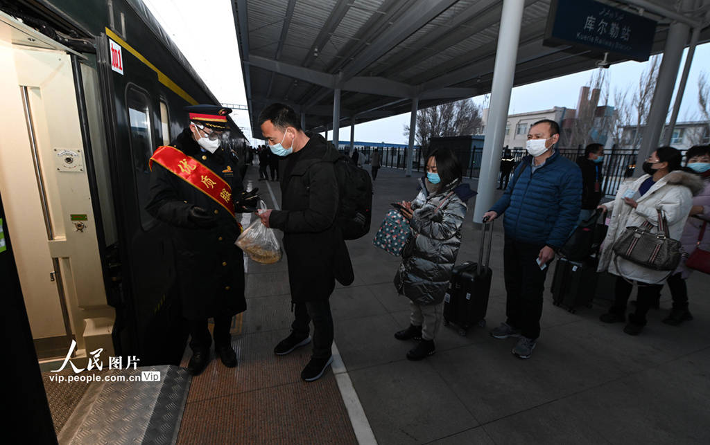 新疆格库铁路全线开通运营
