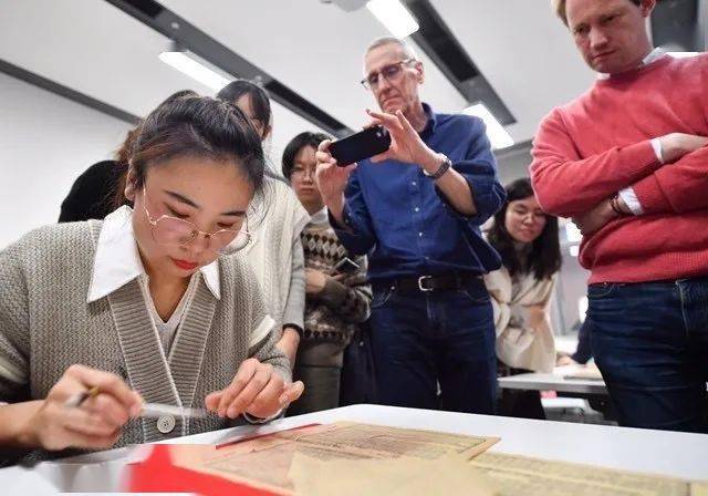 怎么成为大学外教 144f8225dccd4c86bf5396593d10a9af.jpeg