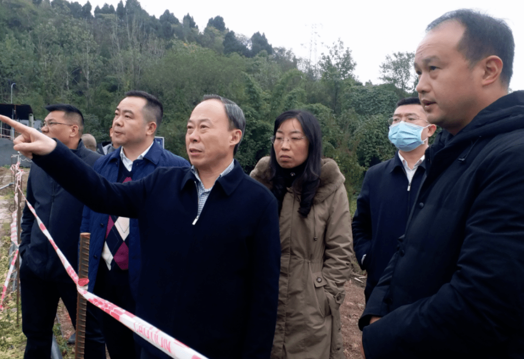 射洪市副市长邹清陪同调研.