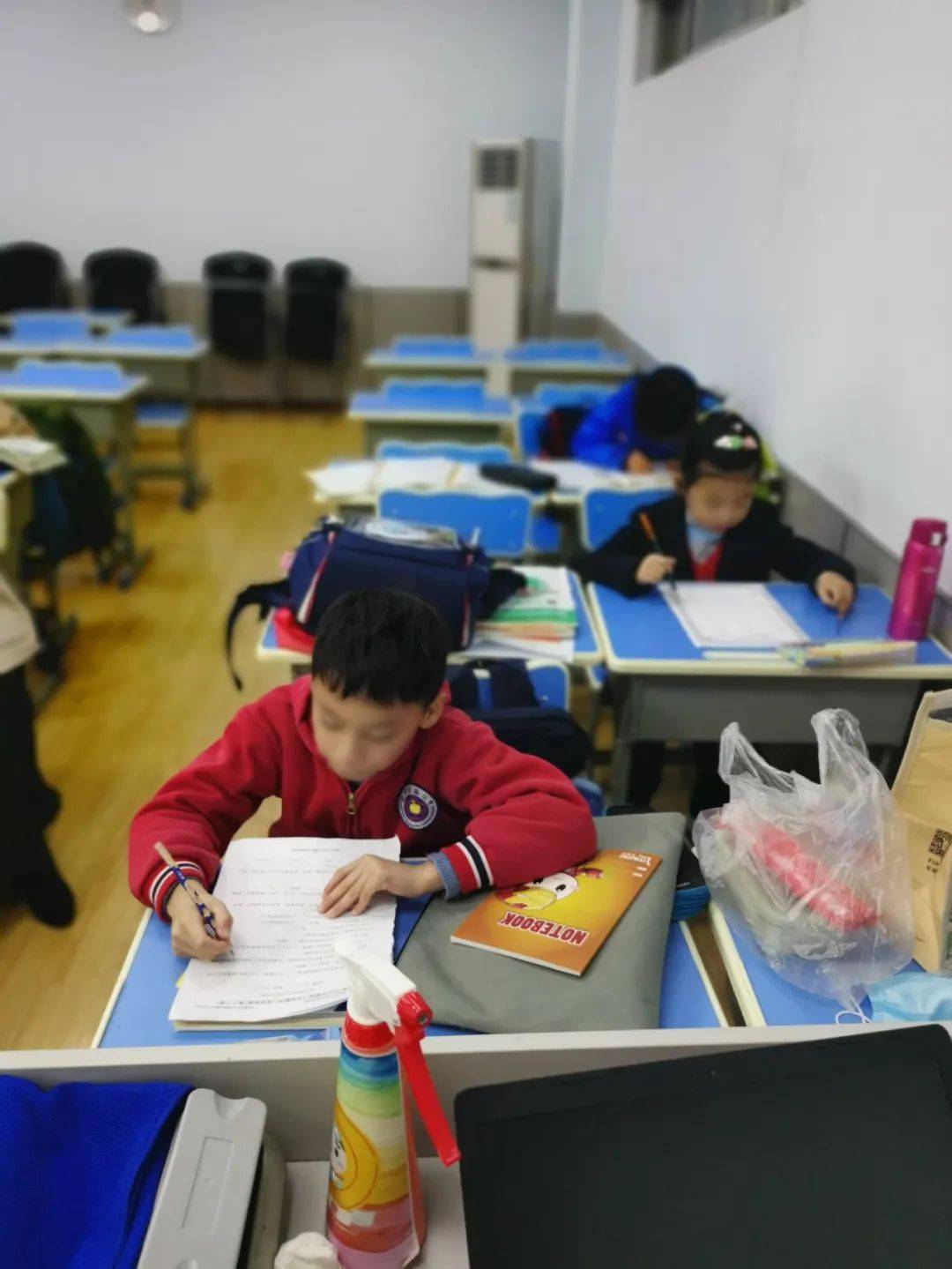 什么叫做公益课 46feb73f74dd4ad2acaee476f0a08517.jpeg