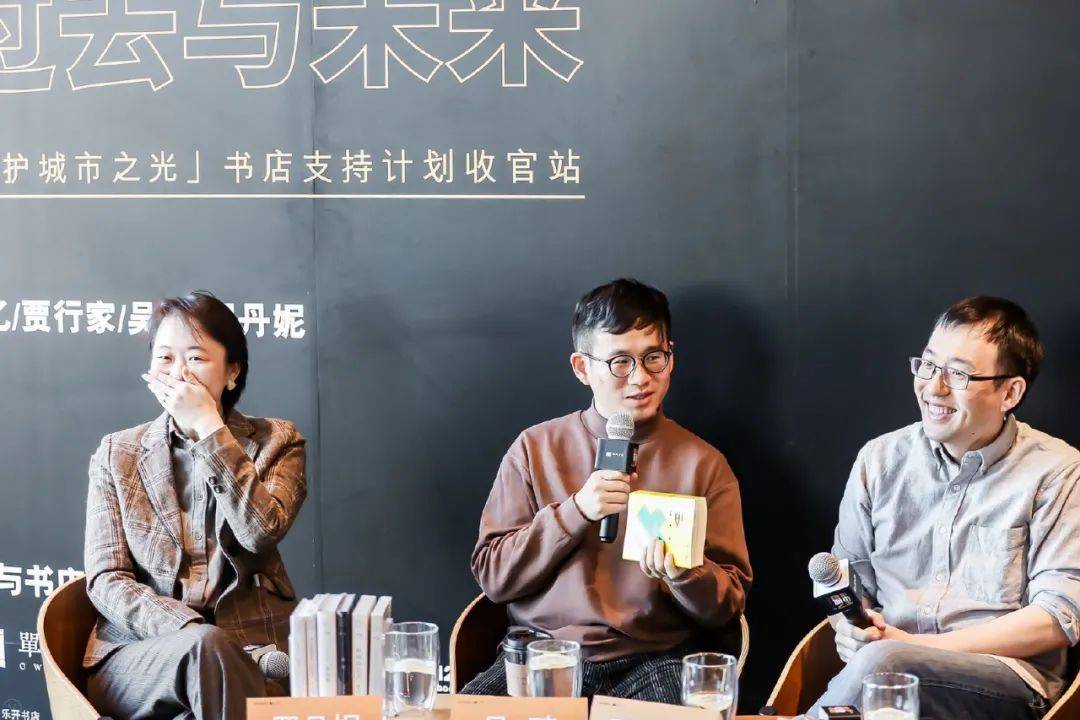 单读|我们始终觉得一本书的基本要义在于文字