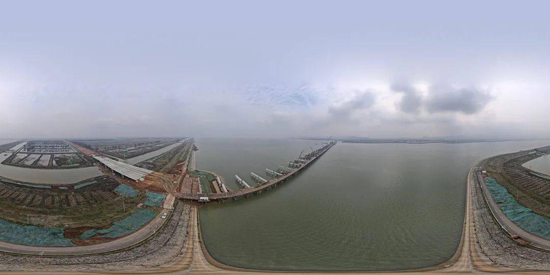 高淳区环湖线花山大桥项目西引桥预制箱梁全部架设成功