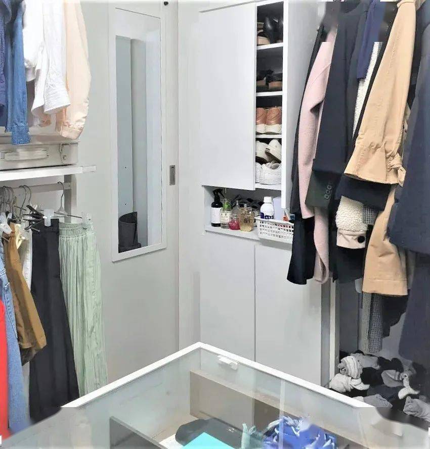 怎么收拾衣服最省空间 e35f0b69a09c4283a1d5bf0d1dce205c.jpeg