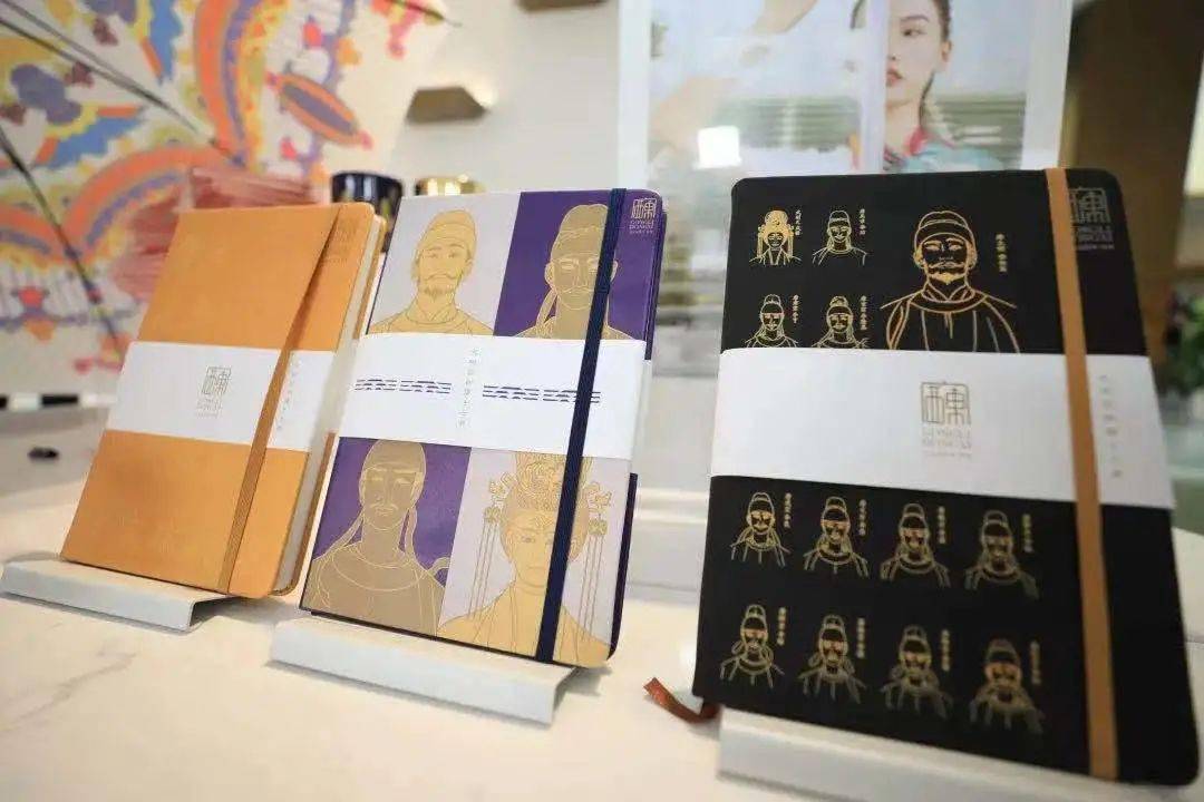 奇怪的姿势又增加了！：乐鱼体育(图31)