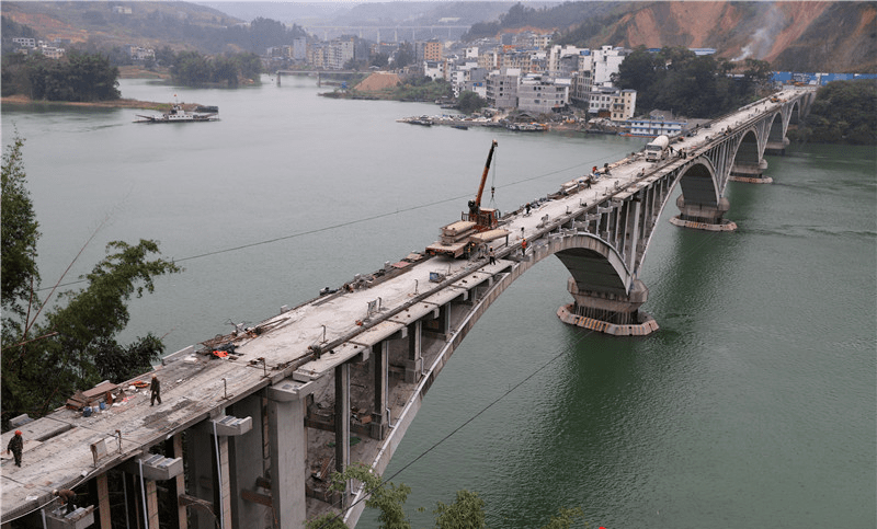 东兰红水河大桥加固改造工程接近尾声