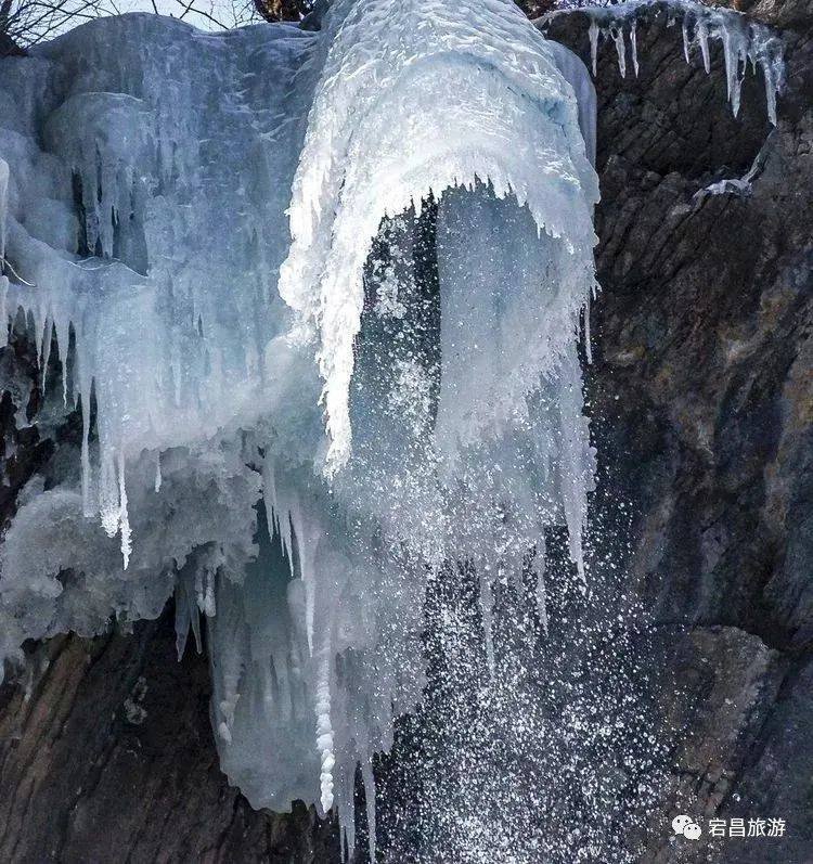 旅游新发现|一场现实版的“冰雪奇缘”，正在官鹅沟上演……_宕昌