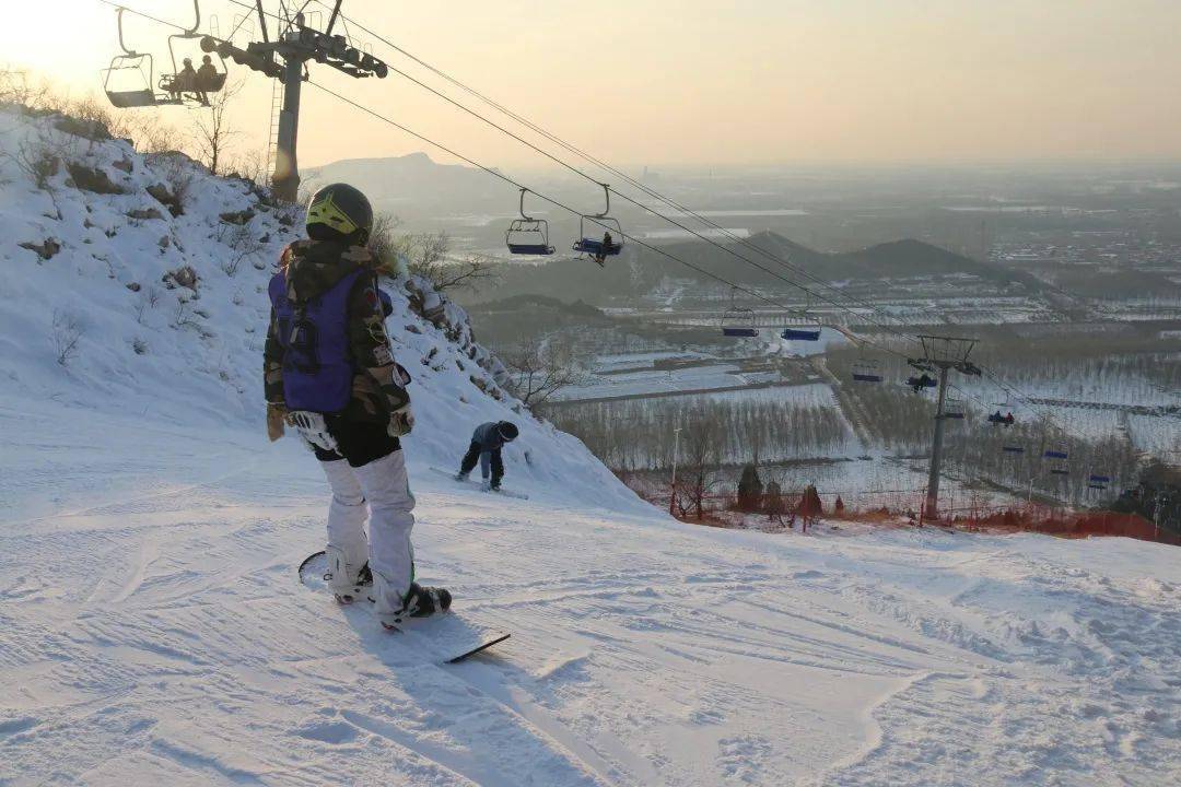 冰雪温泉欢乐季 | 北京莲花山滑雪场高级道开放通知!