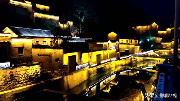 涉县:夜色掩映后峧村 华灯点亮追梦人